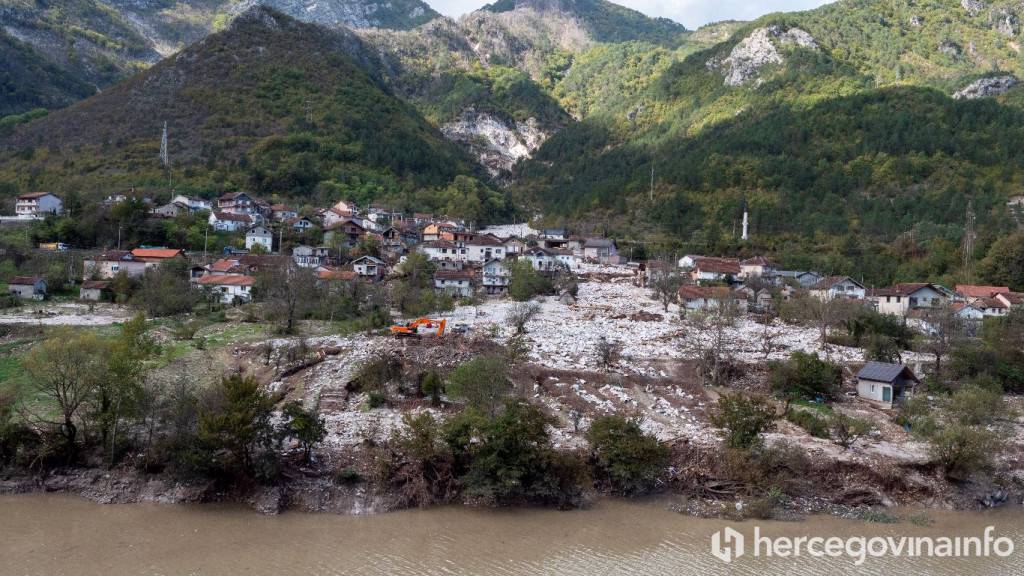 FOTO Ovako izgleda Jablanica sedam dana nakon katastrofe. Počela obdukcija žrtava...