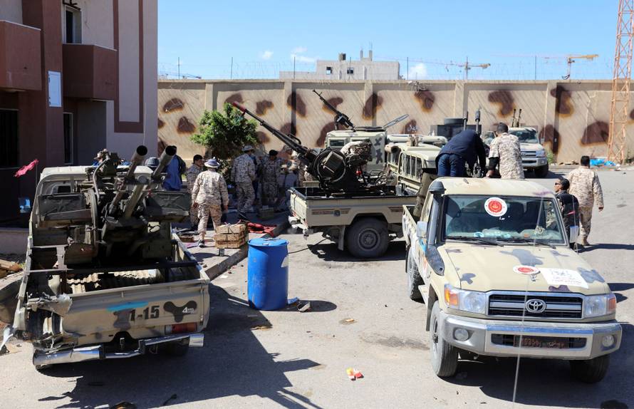 Hrvat u paklu rata: Pakiram se, pokušat ću autom do Tunisa...