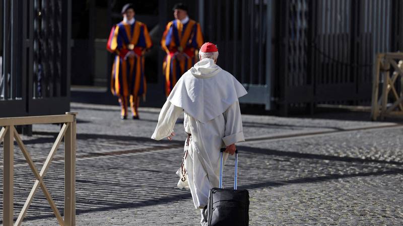 Kardinali popodne ulaze u konklavu. Novog papu bira 133 kardinala, ovo su sva pravila 27 2025 05 06t155258z 1416985398 rc2fceaa4xgq rtrmadp 3 pope succession cardinals