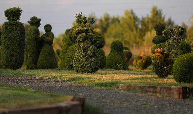 Bajkoviti vrt u srcu Međimurja: Prvi i jedini Topiary park u Hrvatskoj krije se u Sračincu