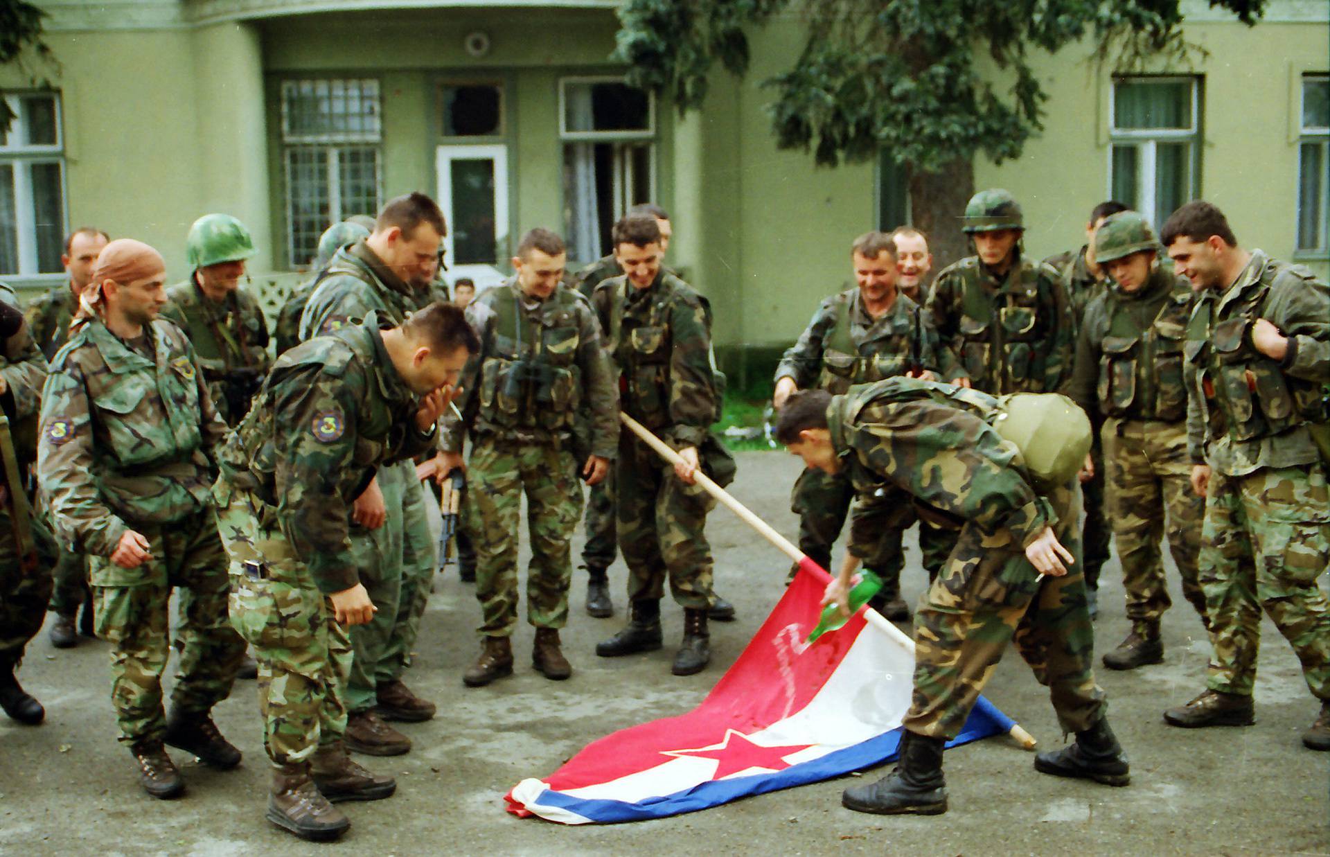 Hrvatska vojska ušla je u Okučane u sklopu vojno redarstvene akcije Bljesak, 02.05.1995. 