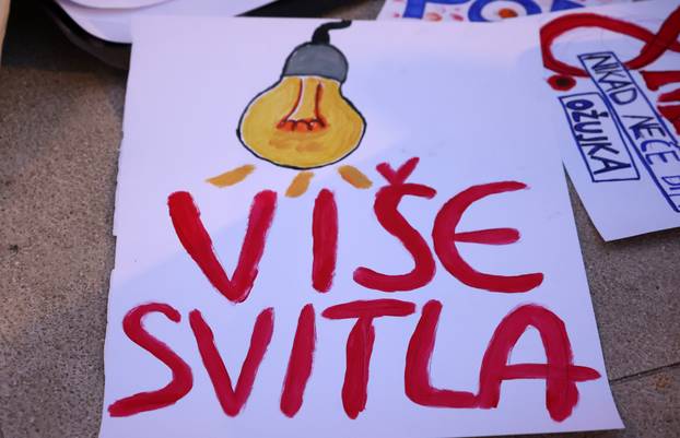 U Šibeniku održan no?ni marš - Feminizam nema granica