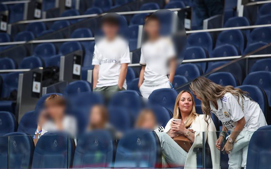 Vanja Modrić nosila Lukin dres i skupocjenu dizajnersku torbicu