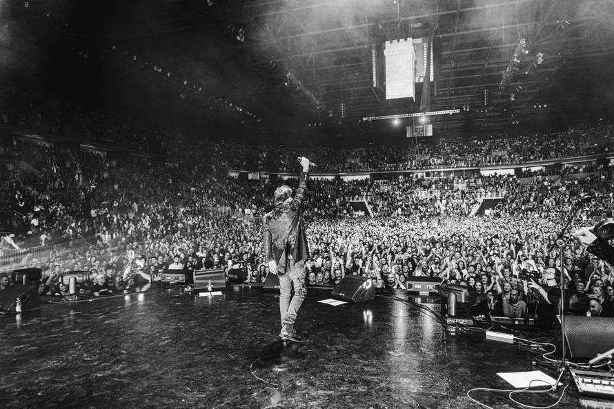 "Evo me doma": Gibonni najavio koncert u Splitu na Starom Placu 27. lipnja!