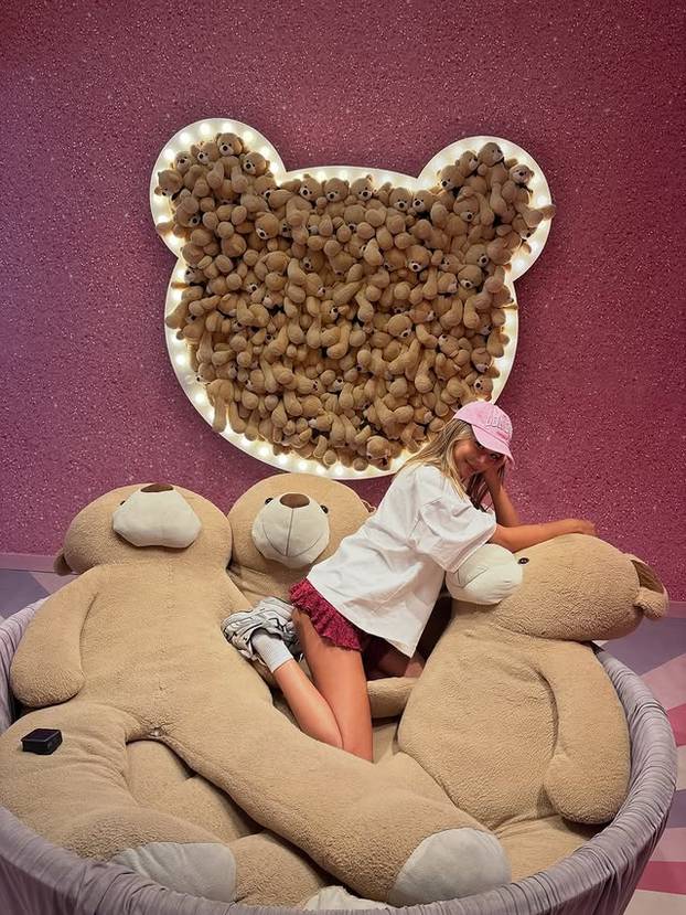 FOTO Turska influencerica upala u probleme zbog zavodljivog imidža: 'Slavim ženstvenost'