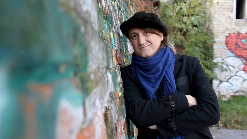 Saša Lošić Loša: Romantika nije stvar datuma. Cvijeće se nosi i prije Valentinova i Dana žena