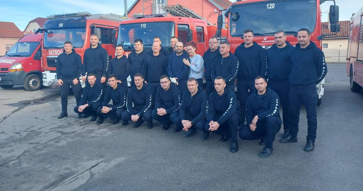 Firefighters from Našić warmly welcomed their injured colleague after he spent 88 days in the hospital