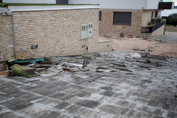 Kozino: Oštećen prilazni put koji vodi do luksuznih vila u vlasništvu Luke Modrića 