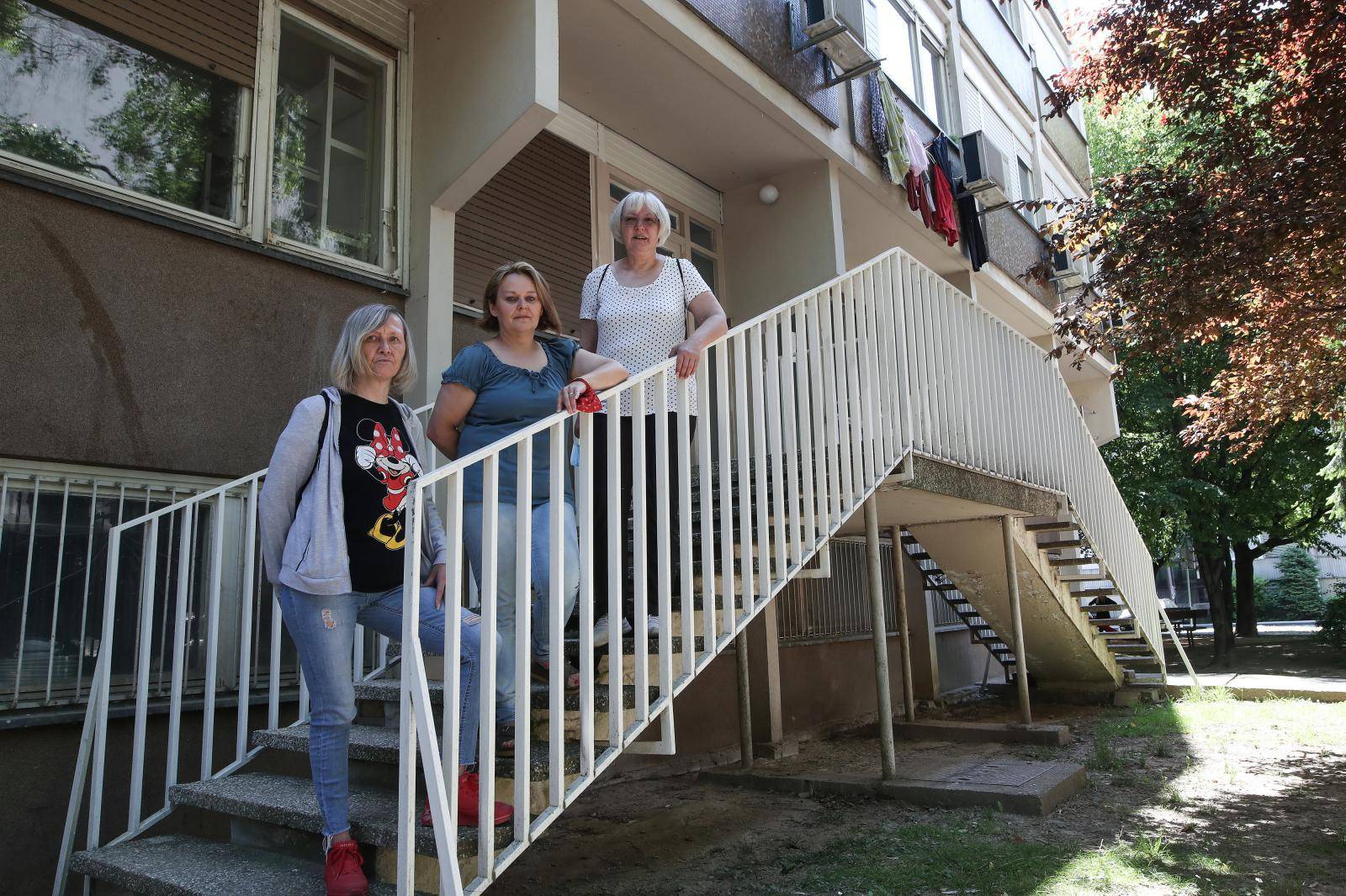 Zagrepčanke bez nade: 'Potres nam je uzeo sve. Zaboravljene smo, zaglavile smo u hostelu'