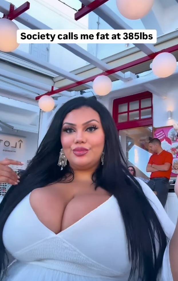 FOTO Bujno, bujnije - Alex! 'Ja sam velika cura.  Zaslužujemo se zabavljati. Znaju me vrijeđati...'