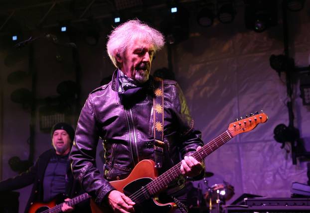 Šibenik: Šibenska Adventura zapo?ela koncertom Parnog valjka u perivoju Roberta Visianija