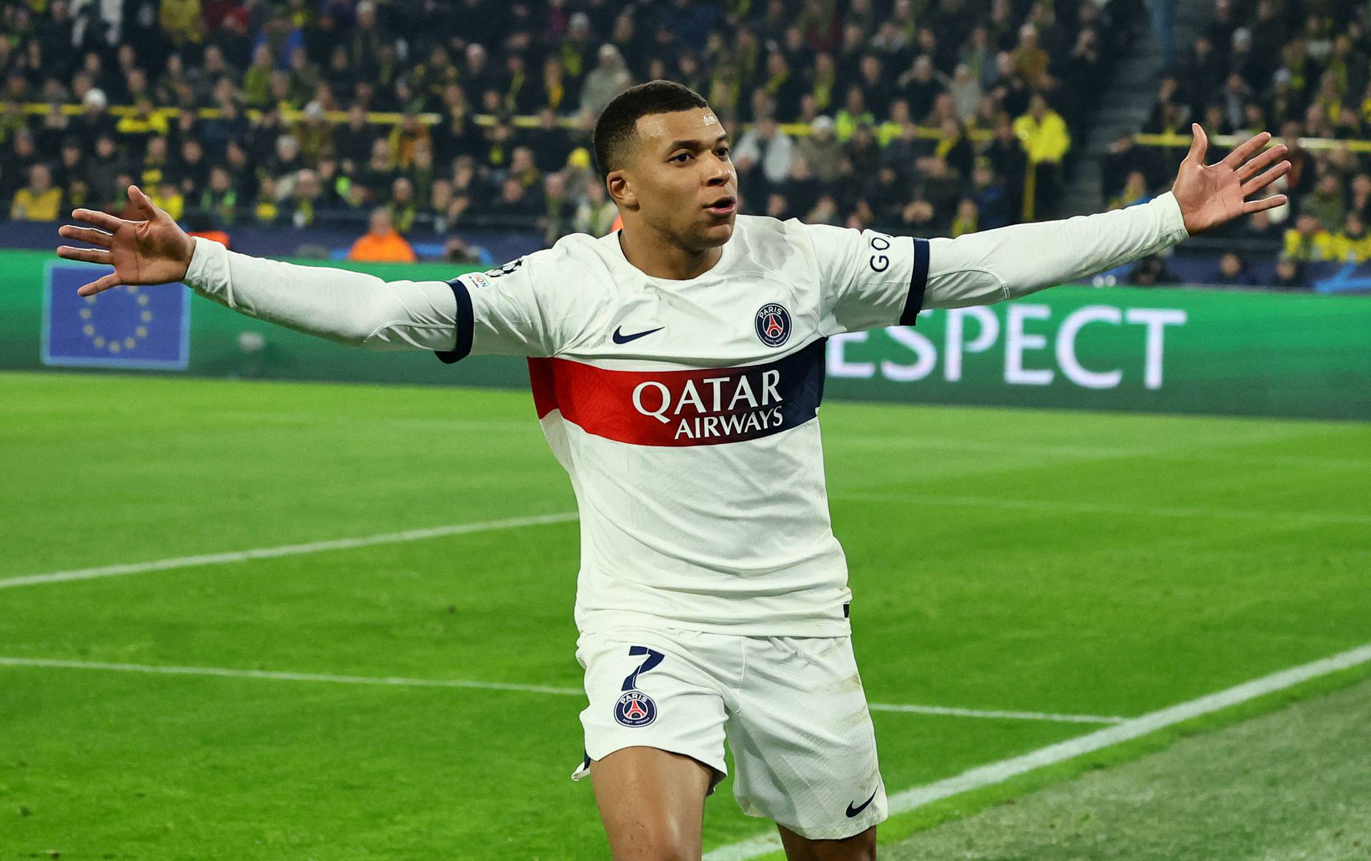Champions League - Group F - Borussia Dortmund v Paris St Germain
