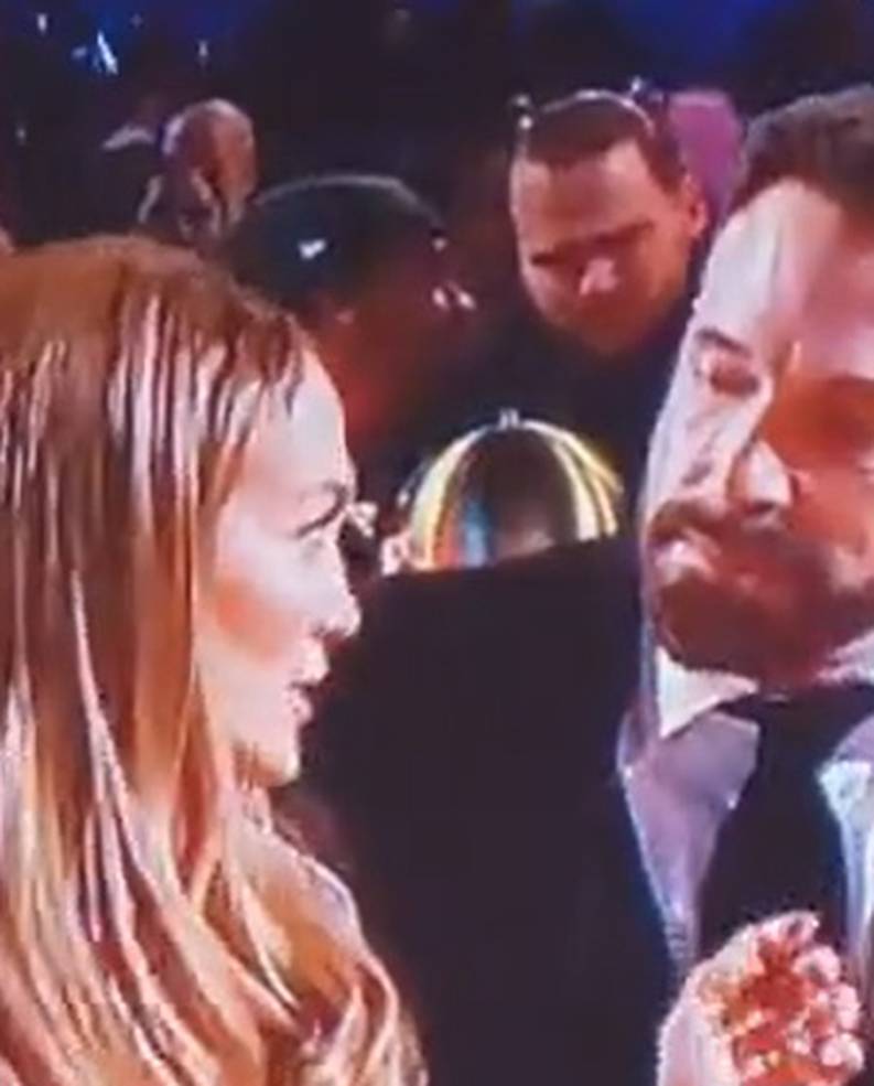 VIDEO J.Lo i Affleck u žustroj raspravi na dodjeli Grammyja: 'Prestani! Lijepo se ponašaj...'