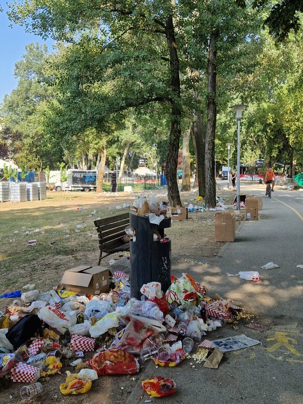 Pogledajte kako Bundek sada izgleda! Sinoć bila hrpa smeća, vrijedni čistači radili cijelu noć