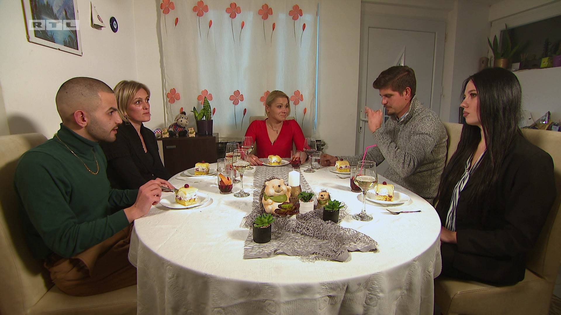 Valentina tužna zbog večere, a gosti su razočarani: 'Preljuto, spržio sam želudac. Nejestivo'