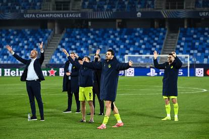 FOTO Boysi 'zapeli' na stadionu, dinamovci se vratili na travnjak. Pogledajte veliku proslavu