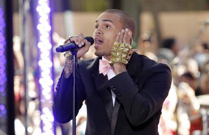 Neodlučni Chris Brown šalje ljubavne poruke bivšoj djevojci