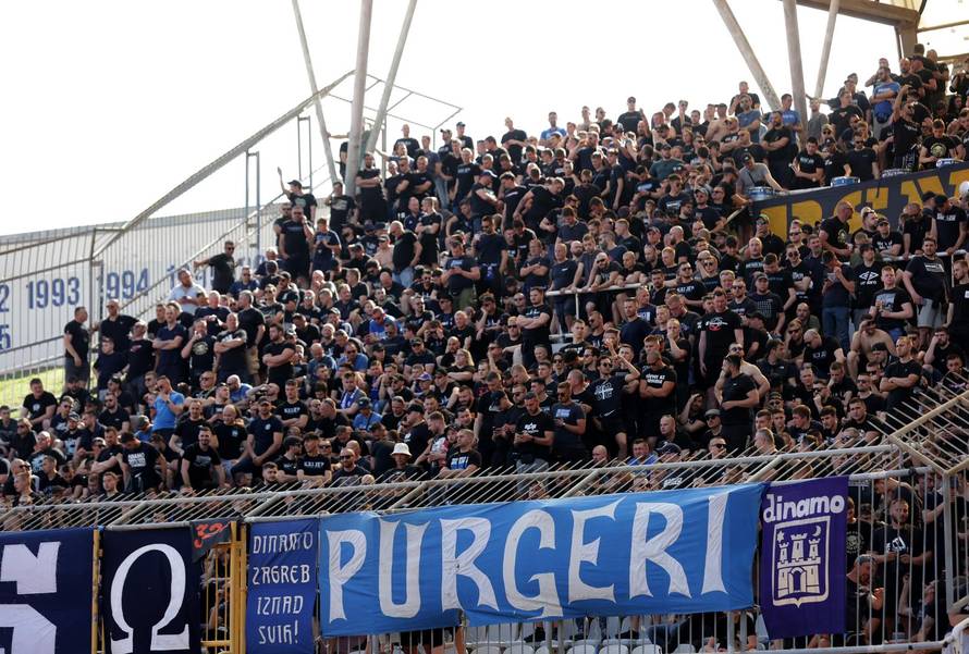 Split: Navijači na nogometnoj utakmici Hajduk i Dinamo na Poljudu