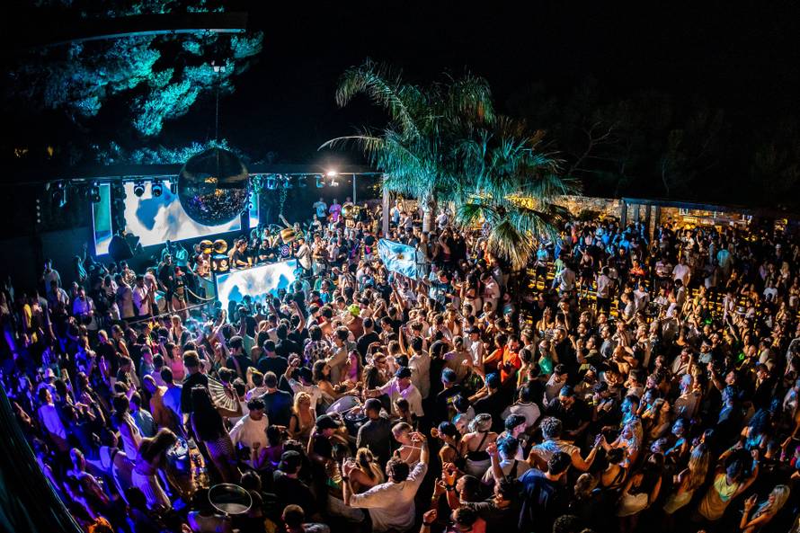 Luksuzno izdanje Ultre ovog ljeta na otocima: Party jahta spaja festivalske destinacije