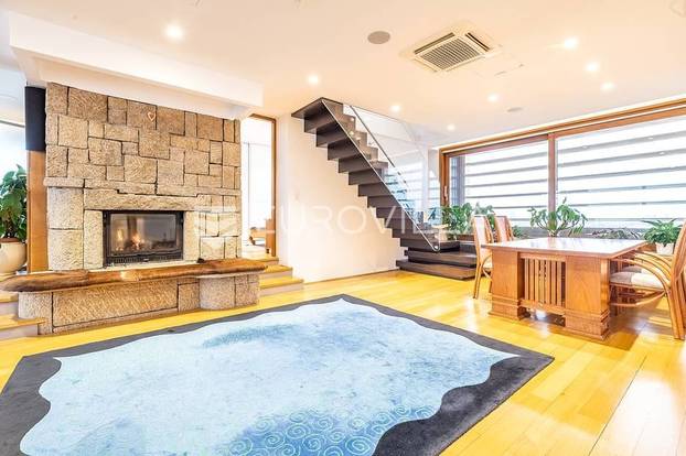 Prodaju penthouse u kojem se Lana Jurčević brčkala u jacuzziju i snimila hit! Cijena je vrtoglava