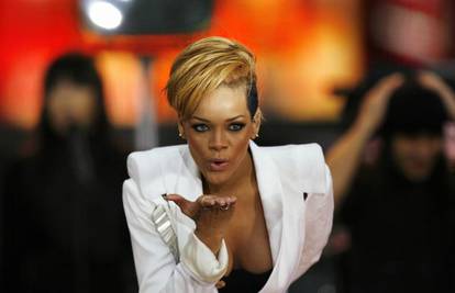 Rihanna dolazak na reviju naplati oko 500.000 kuna