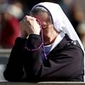 Doktori papi Franji promijenili terapiju: Ostat će u bolnici koliko god bude potrebno