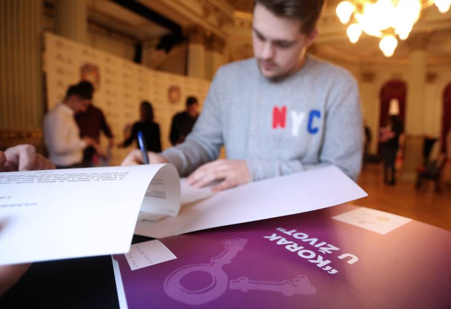 Objavljen natječaj za stipendiranje 13. generacije djece bez roditeljske skrbi