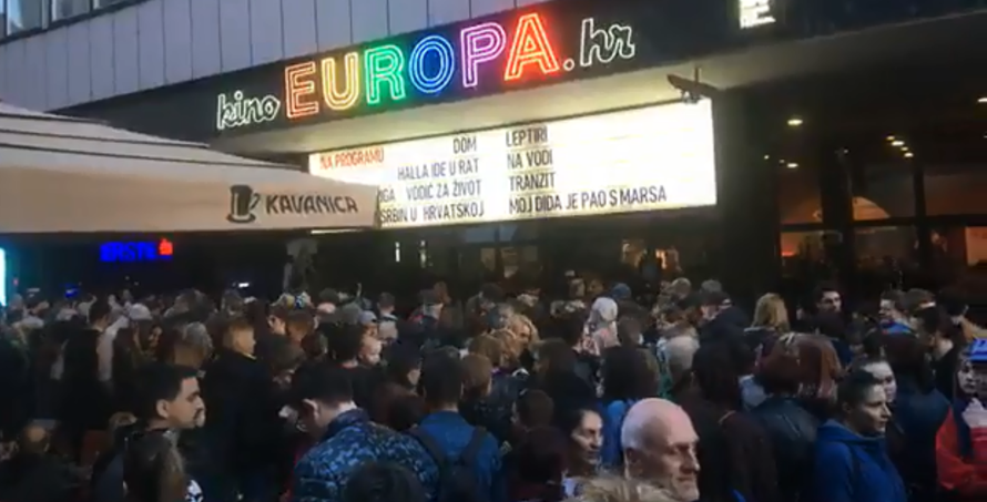 'Boli me što će roditelji koji rade u kinu ostati bez posla...'