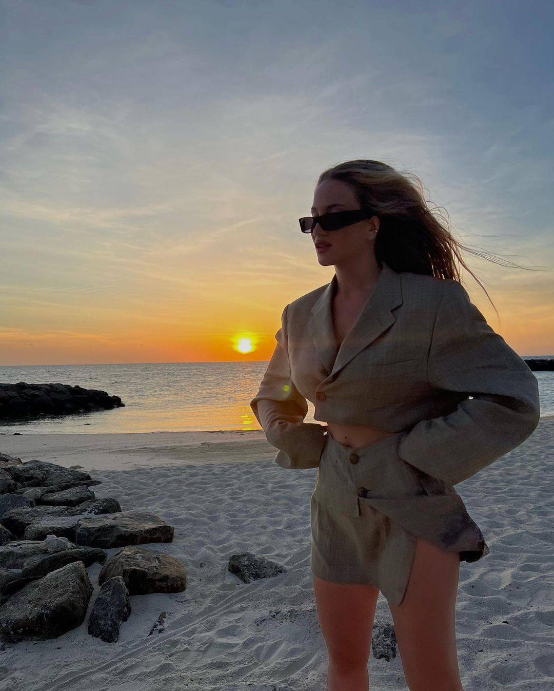 Izabel Kovačić hvali se fotkama iz 'raja na pijesku' u mini suknji