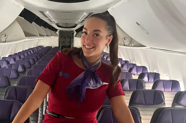 Stjuardesa dala otkaz jer joj je guza prevelika za uski prolaz u avionu. Sad se tješi u Hrvatskoj