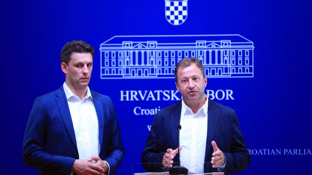 Zagreb: Petrov i PaneniÄ govorili o Vladinom prepuÅ¡tanju Ine MOL-u