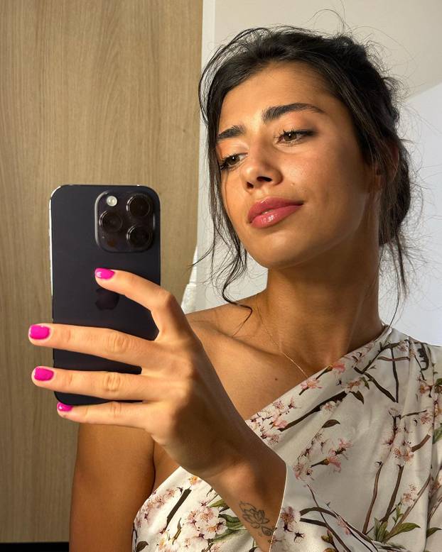 FOTO Kći srpske košarkaške legende ljubi zvijezdu Atletica i penje se prema teniskom vrhu