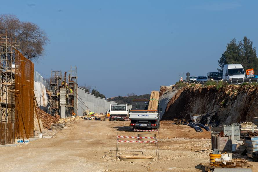 Pula: Ministar Butković obišao je gradilište cesta DC66 i DC75 na dionici Veli vrh-Pula