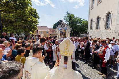 Procesijom i misom obilježena je središnja proslava blagdana Velike Gospe u Sinju