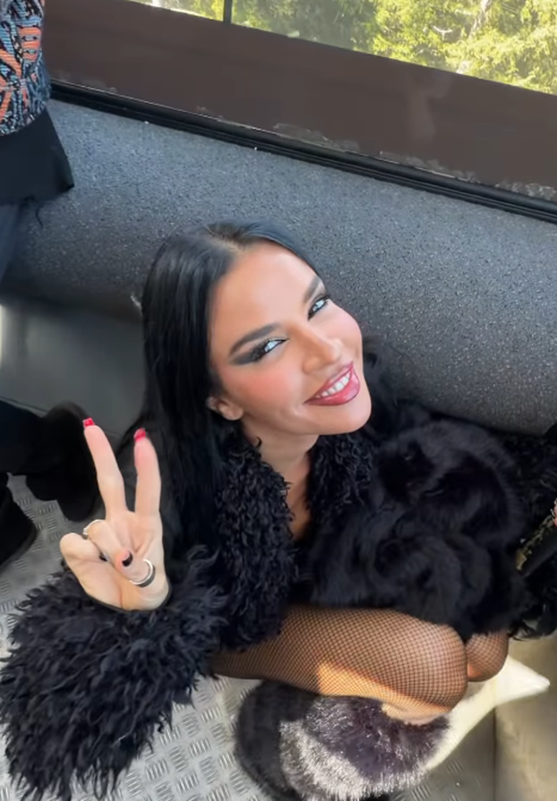 FOTO Ivana Knoll uživala u snježnoj Švicarskoj: Zapalila atmosferu pa uskočila u bazen