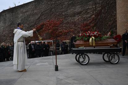 FOTO Brojni poznati došli su na pogreb Ivana Zvonimira Čička