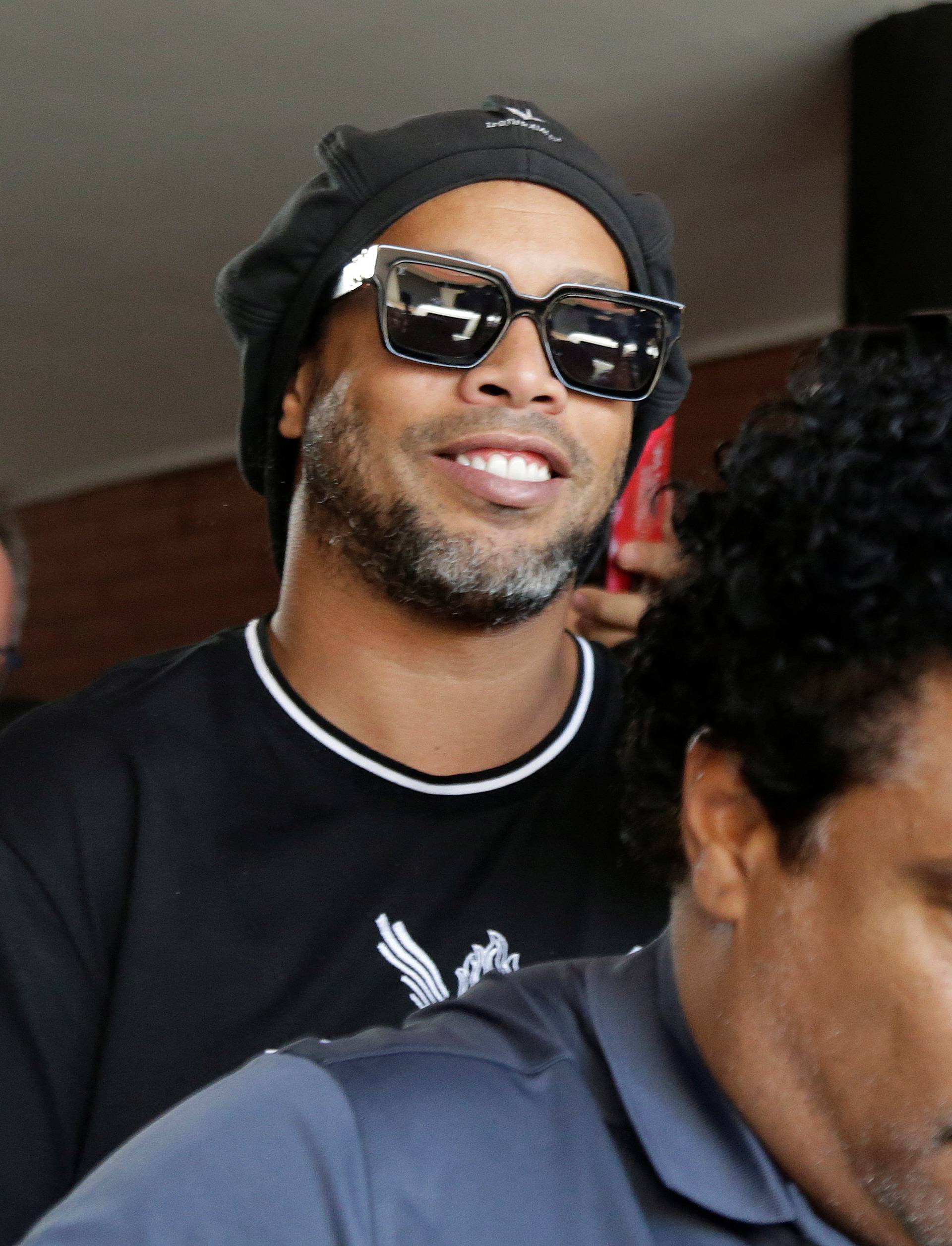 Ronaldinho izašao iz zatvora: Platio je 1.6 mil. $ jamčevine!