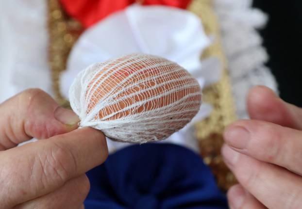 Bojanje Uskršnjih jaja na način kako su to radili naši stari