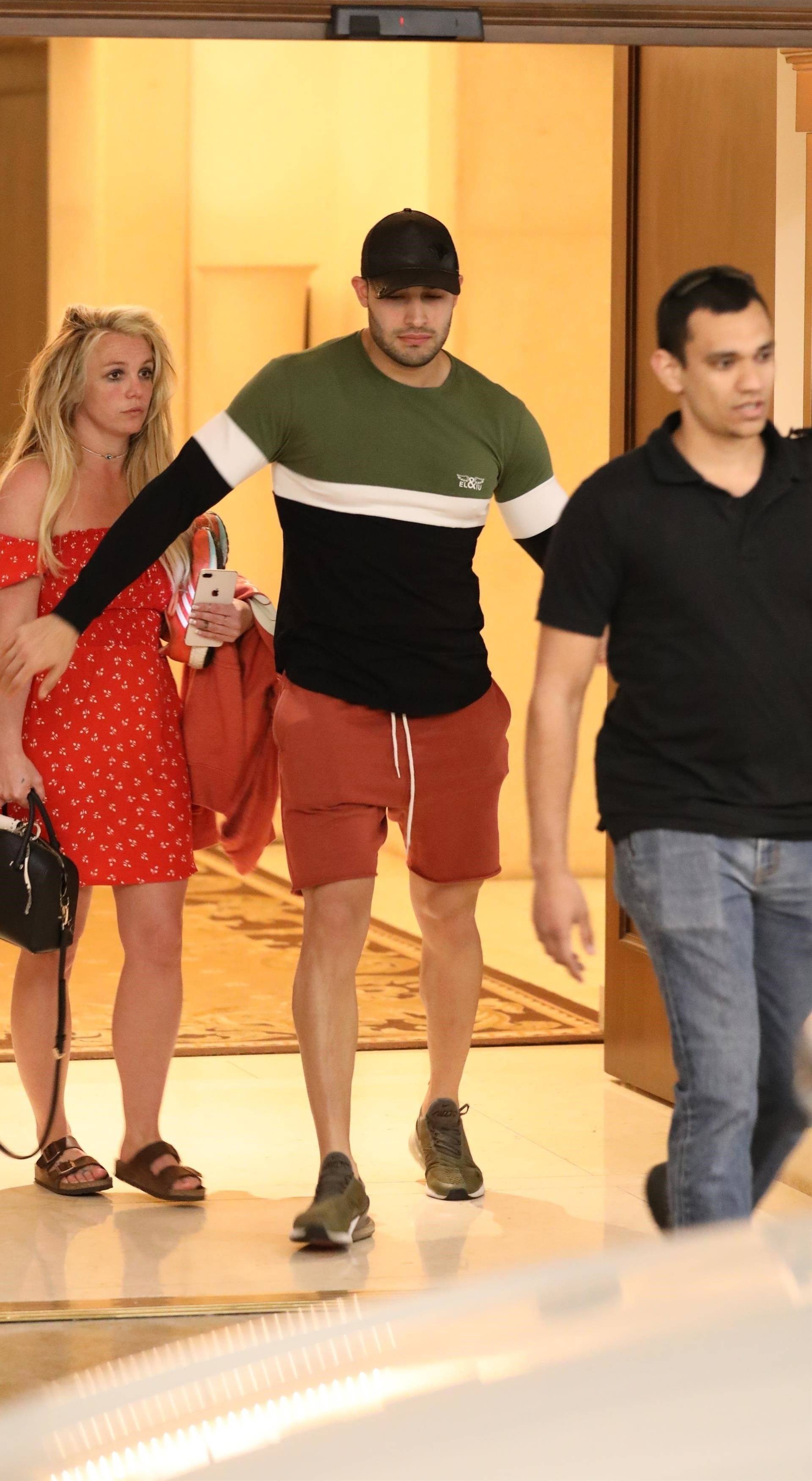 *PREMIUM-EXCLUSIVE* Britney Spears is seen leaving The Montage hotel in Beverly Hills after a day of indulgences