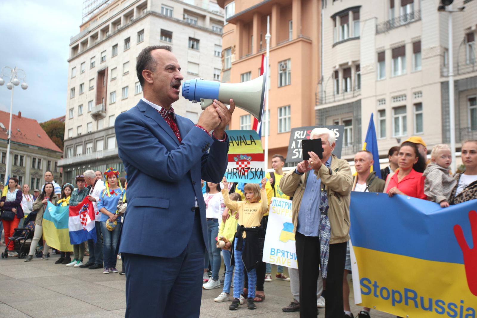 Zagreb: Na Trgu bana Josipa Jelačića održan skup podrške Ukrajini