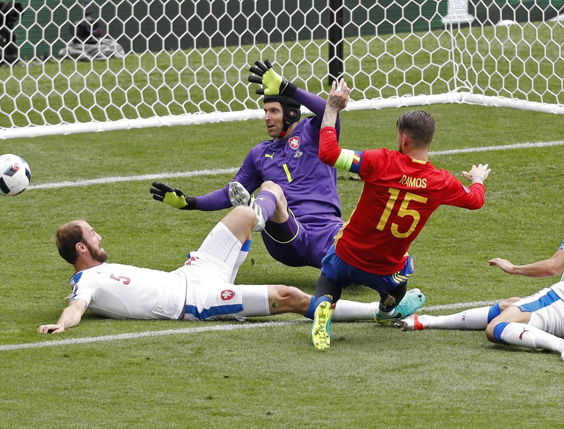 Spain v Czech Republic - EURO 2016 - Group D