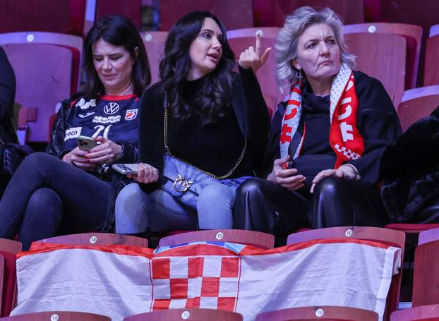 Malmo: Navijači na tribinama prije utakmice Hrvatske protiv Slovenije u drugom krugu EHF Europskog prvenstva
