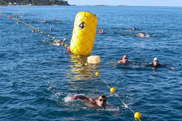 Održana plivačka manifestacija Porečki delfin