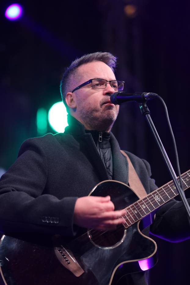 Zagreb: Koncert Želim život, zaklade Ana Rukavina na glavnom gradskom trgu