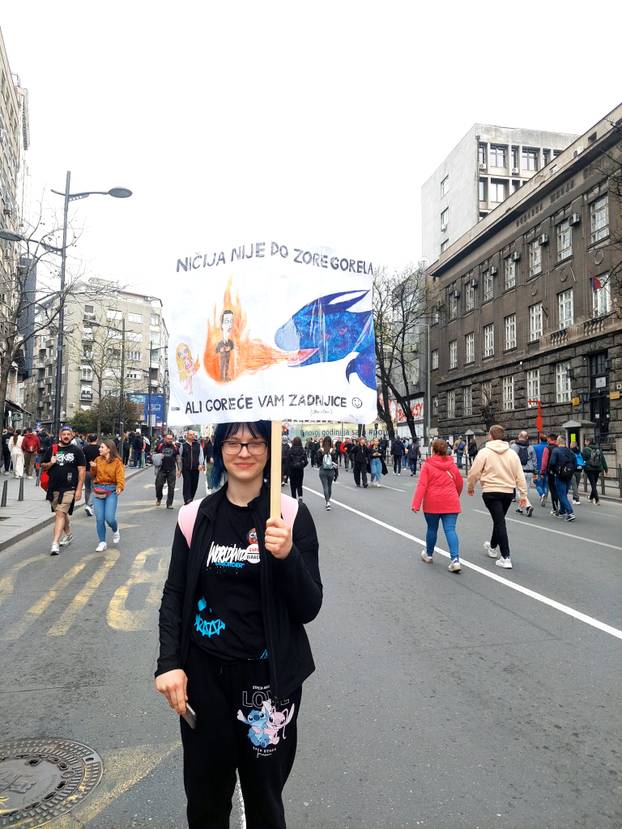 FOTO Ovo su najoriginalniji transparenti iz Beograda: 'Ruke su vam krvave', 'Što ćaci gugla'