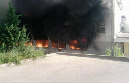 Čitluk: U velikom požaru izgorjele su dvije  tvornice
