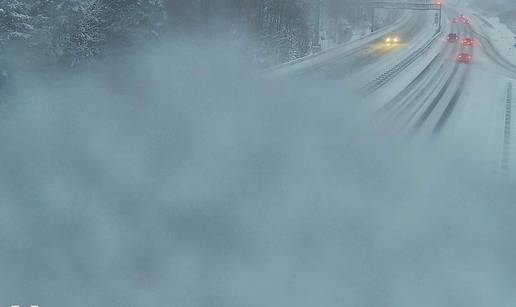 FOTO Snijeg stvorio probleme diljem Lijepe na&scaron;e. Posebni uvjeti za voza&ccaron;e na cestama