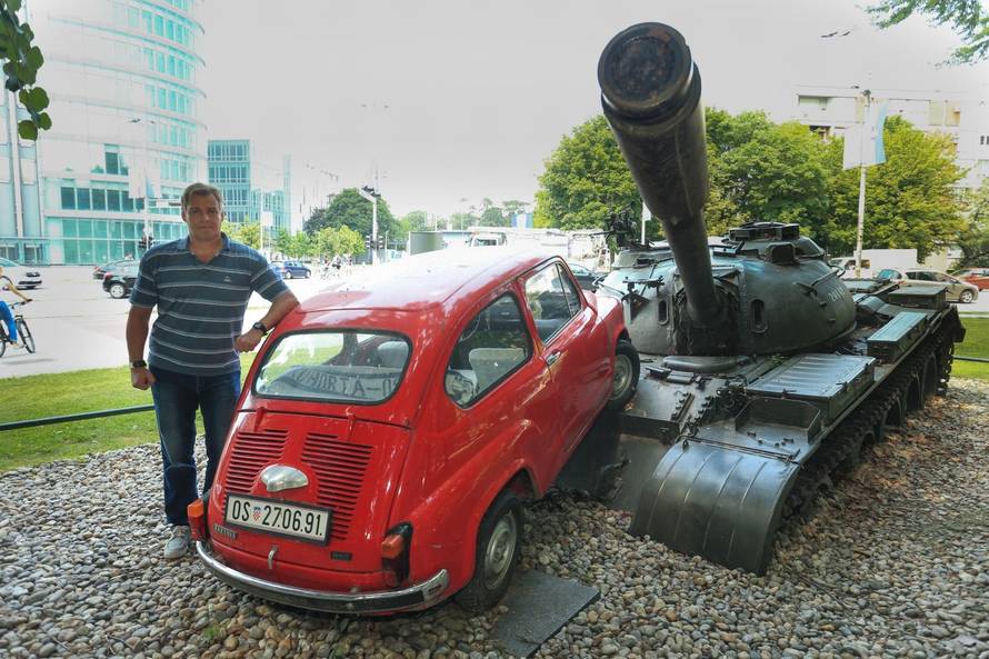Fićo se voli, ostalo se vozi: U njemu su ljubili, slavili, ratovali