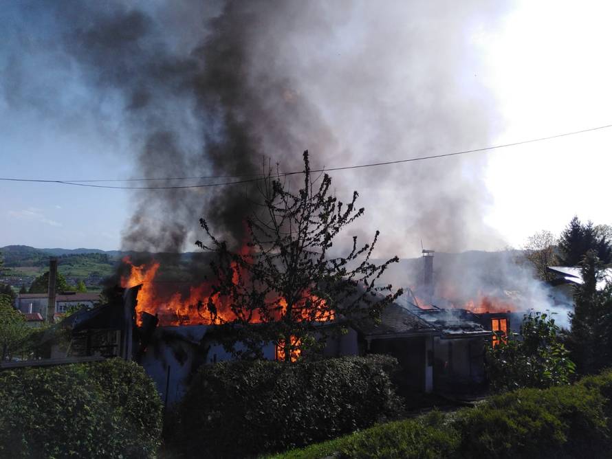 Dvije kuće izgorjele do temelja: Umirovljenici ostali bez svega