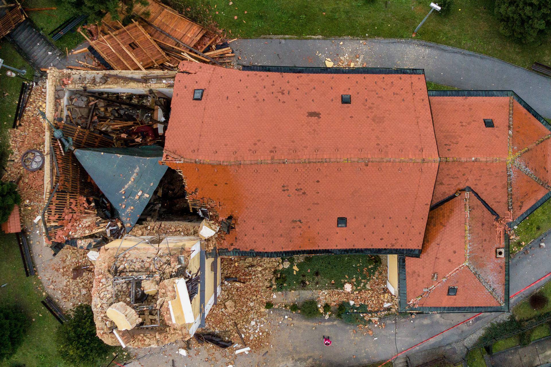 Crkva Uzvišenja Svetog Križa u Kravarskom stradala u potresu